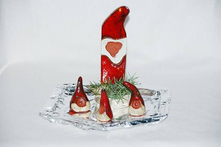 Nikolaus und Wichtel auf Pr�sentteller